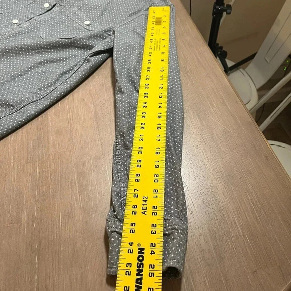 Men’s Gap Button Down Shirt Size Medium - Picture 8 of 8